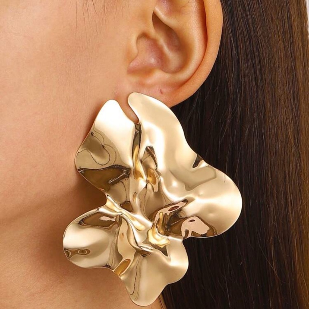 Elegant Gold Statement Earrings